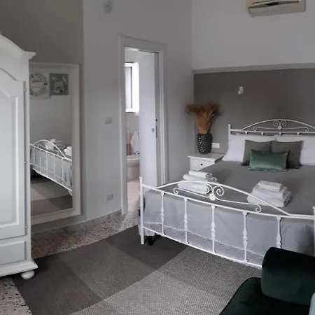 Trullo Il Noce..holiday Villa San Vito dei Normanni