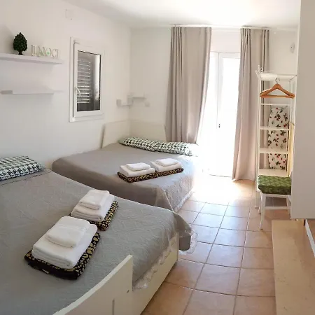 Trullo Il Noce..holiday San Vito dei Normanni